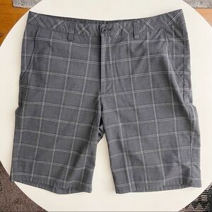 Travis Mathew Men’s Plaid Golf Short 10” Gray Size 34